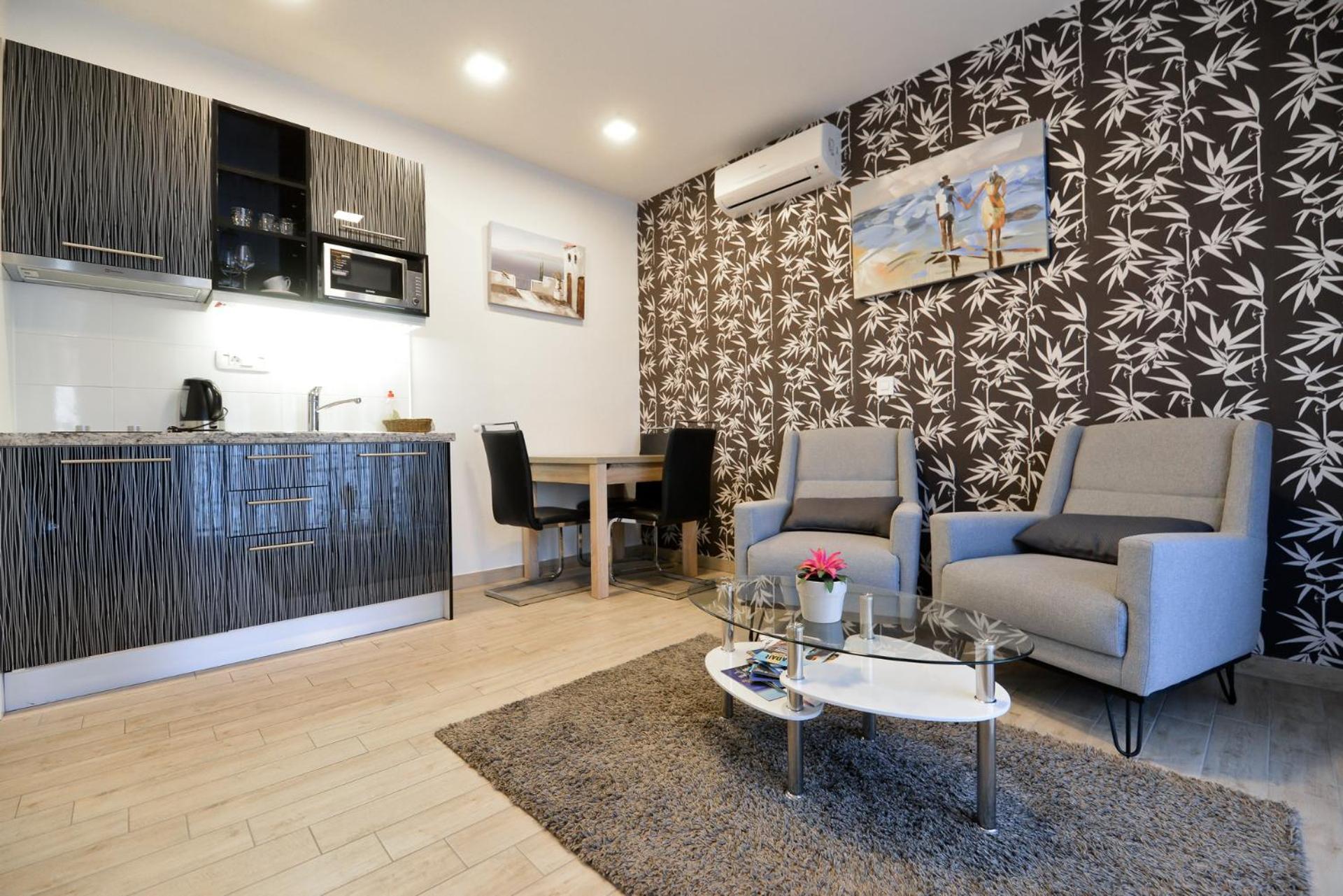 Corner Apartament