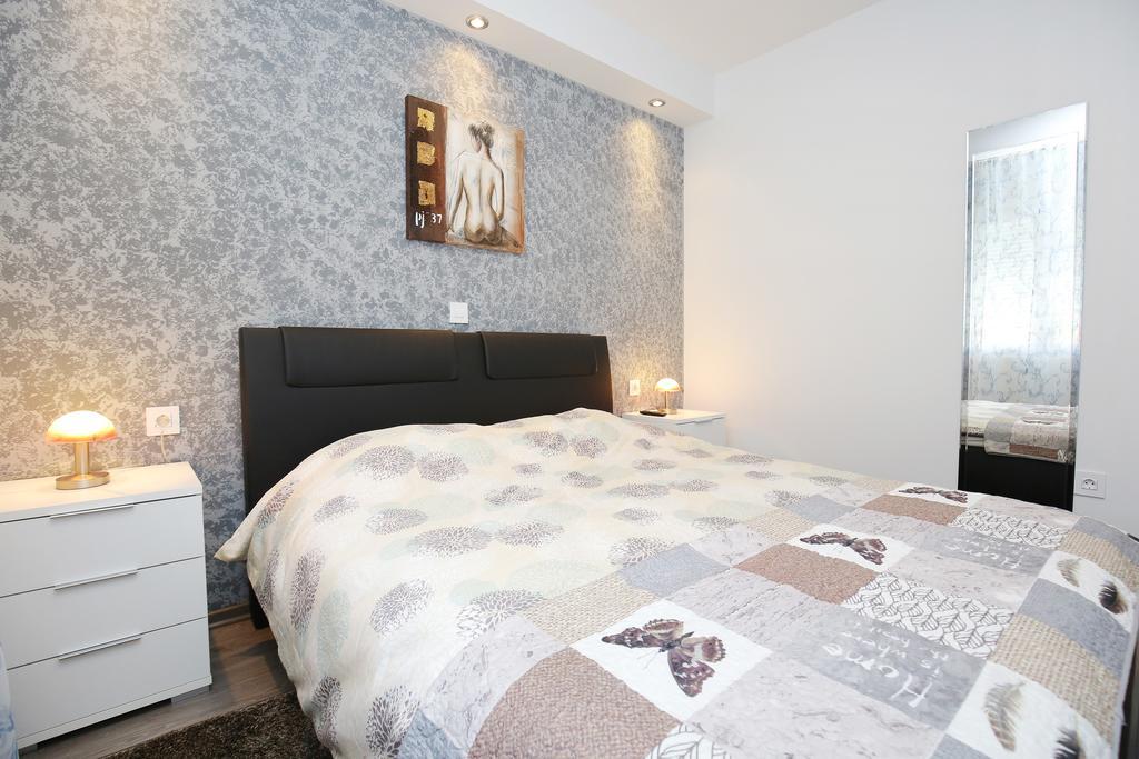Apartament Corner *